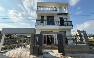 THI CÔNG CỬA NHÔM KÍNH TRỌN GÓI TẠI NHA TRANG – BÁO GIÁ MỚI NHẤT 2026